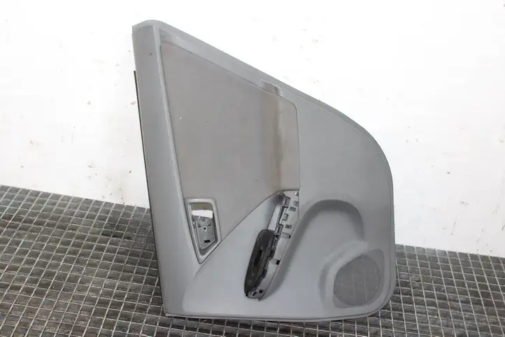 Toyota Prius (XW30) (2009 - 2015) Обшивка задней двери — фото 1