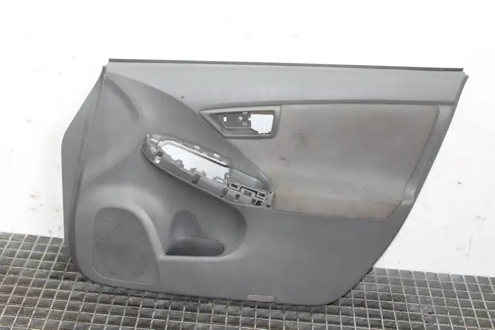 Toyota Prius (XW30) (2009 - 2015) Обшивка передней двери — фото 1