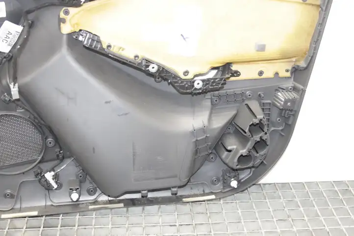Ford Focus (2011 - 2015) Обшивка передней двери — фото 3