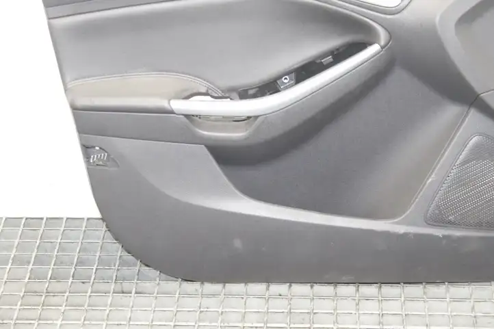 Ford Focus (2011 - 2015) Обшивка передней двери — фото 11