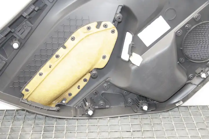 Ford Focus (2011 - 2015) Обшивка задней двери — фото 10