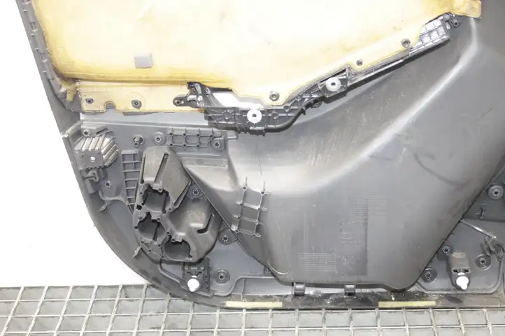 Ford Focus (2011 - 2015) Обшивка передней двери — фото 3