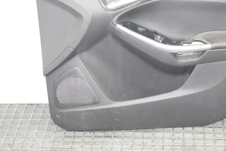 Ford Focus (2011 - 2015) Обшивка передней двери — фото 9
