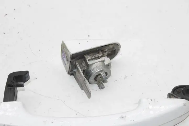 Ford Focus (2011 - 2015) Наружная ручка двери — фото 11
