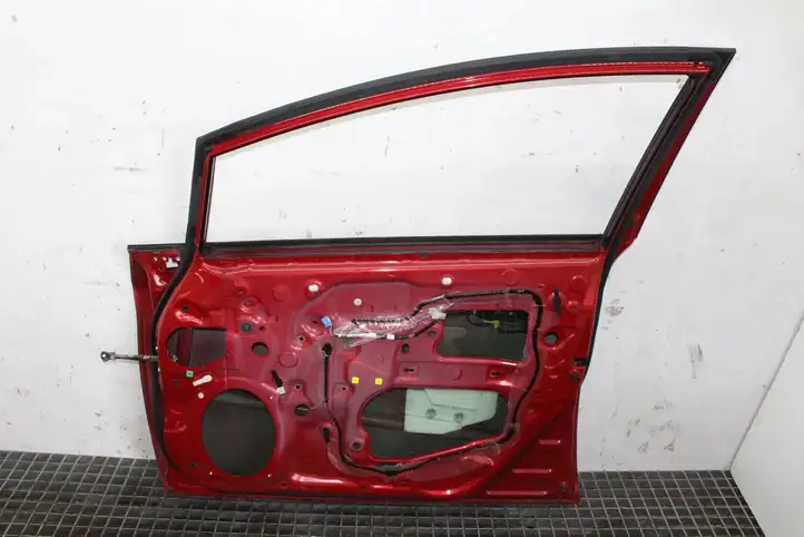 Toyota Prius (XW30) (2009 - 2015) Дверь — фото 2