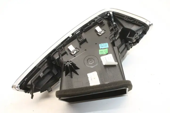 Ford Focus (2011 - 2015) BM51A018B09DG Воздушная решетка панели — фото 3