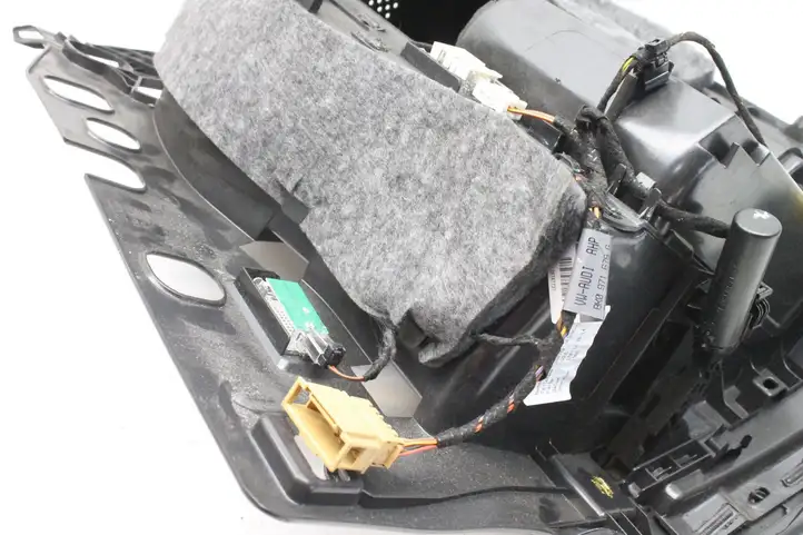 Audi A5 8T 8F (2011 - 2016) 8K2857035C Вещевой ящик — фото 7