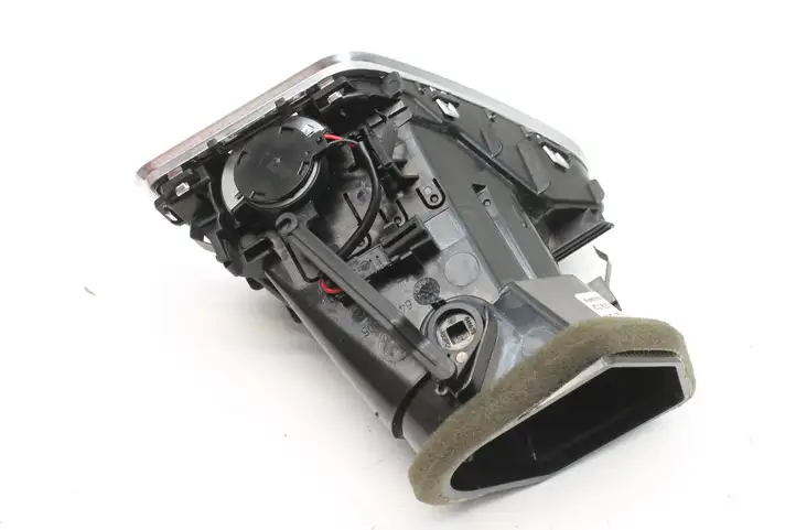 Audi A5 8T 8F (2011 - 2016) 8T2820901G Воздушная решетка панели — фото 4