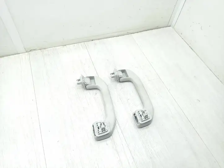 Mercedes-Benz C W205 (2014 - 2021)  A0998150034 Передняя ручка