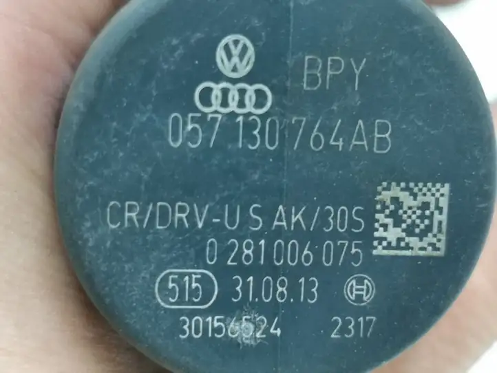 Volkswagen Golf VII (2013 - 2019) 04L089B Магистральная топливная трубка — фото 9