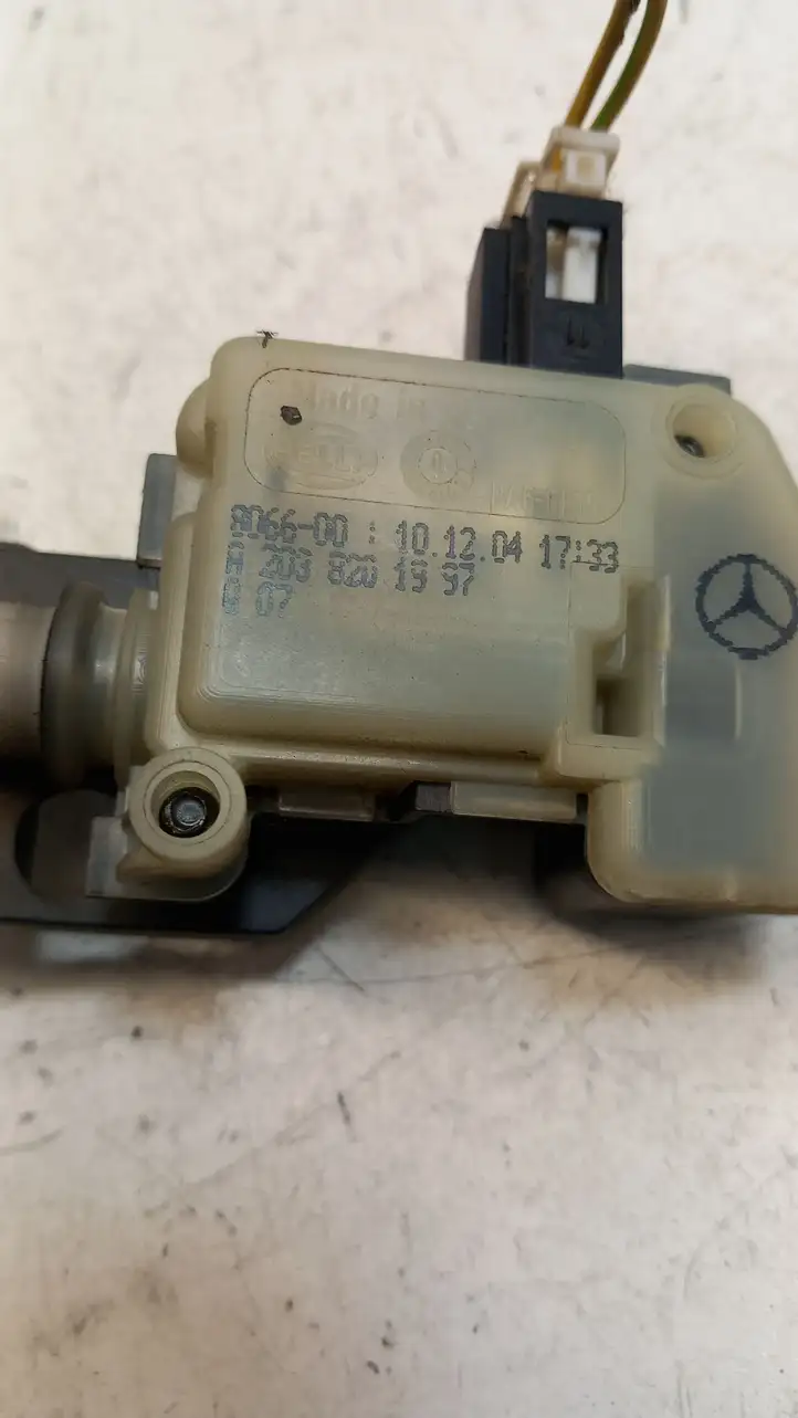Mercedes-Benz SLK R171 (2005 - 2011) A1716390014 Замок крышки топливного бака — фото 3