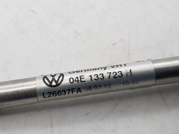Volkswagen Jetta VI (2011 - 2018) 04E133723H Магистральная топливная трубка — фото 3