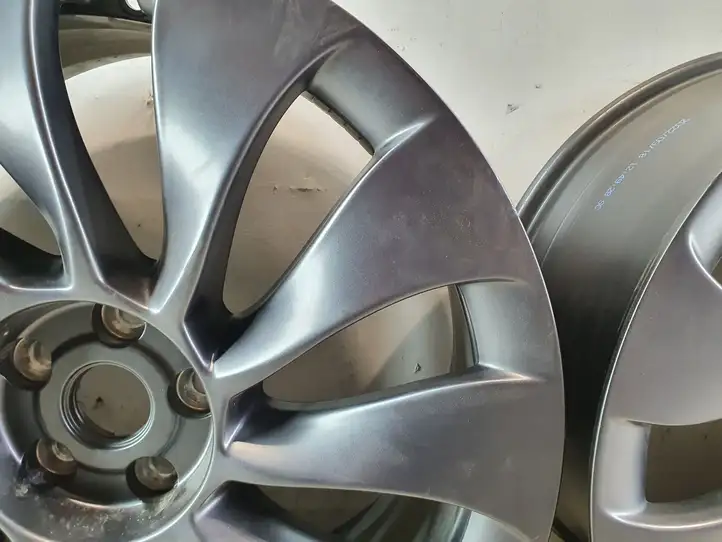 Tesla Model 3 (2017 - 2023) 104426700A Легкосплавный колесный диск R20 — фото 7