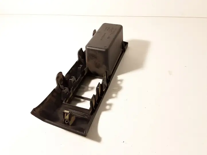 Nissan Micra (2003 - 2007) 68485AX700 Накладка кнопки регулировки зеркал — фото 5