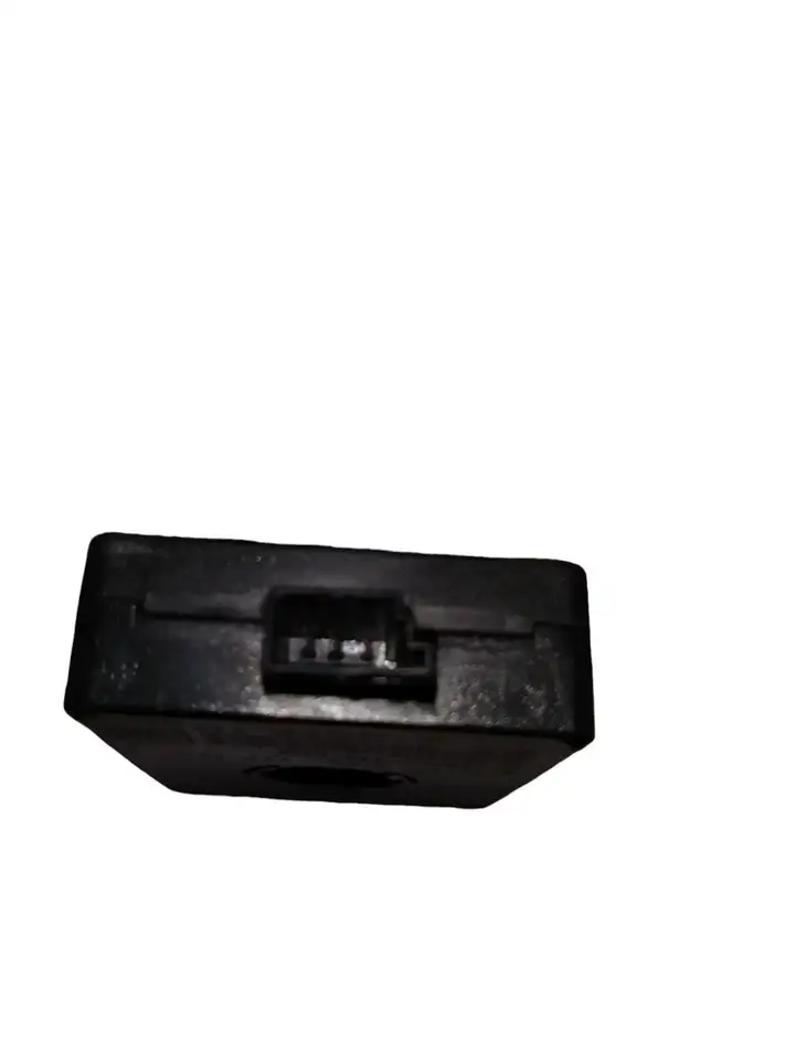 BMW 3 E46 (1998 - 2005)   Усилитель антенны