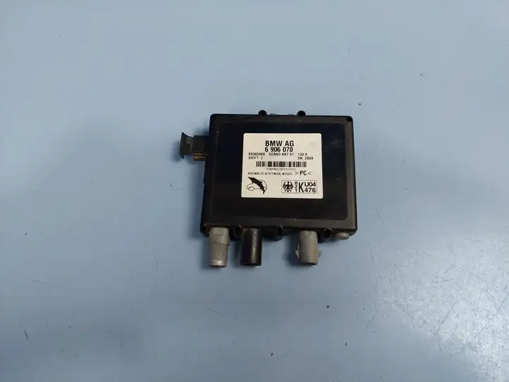 BMW X5 E53 (1999 - 2006)  6906070 Усилитель антенны