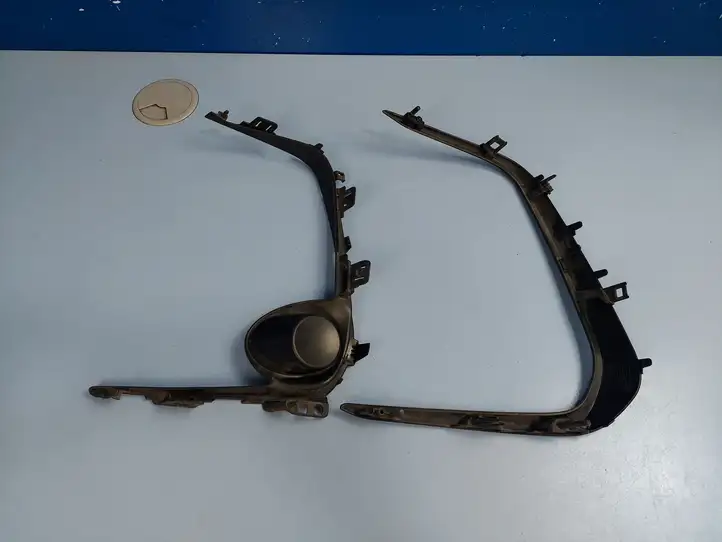 Toyota Corolla E210 E21 (2018 - ) 5212502400 Решетка противотуманной фары — фото 3