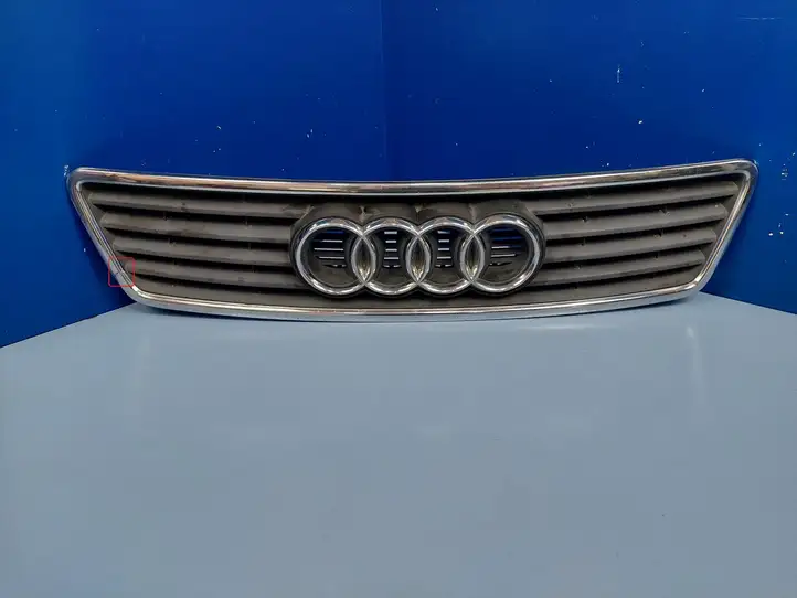 Audi A6 S6 C5 4B (2001 - 2004) 4B0853651A Верхняя решетка радиатора — фото 1