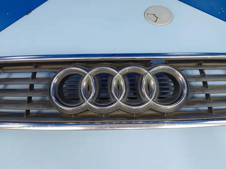 Audi A6 S6 C5 4B (2001 - 2004) 4B0853651A Верхняя решетка радиатора — фото 2