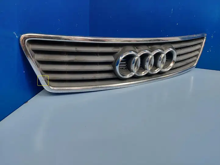 Audi A6 S6 C5 4B (2001 - 2004) 4B0853651A Верхняя решетка радиатора — фото 10