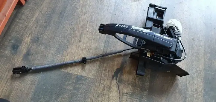 Ford Focus (2011 - 2015)   Замок задней двери