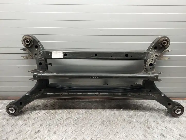 Chrysler Pacifica (2016 - )   Задняя траверса