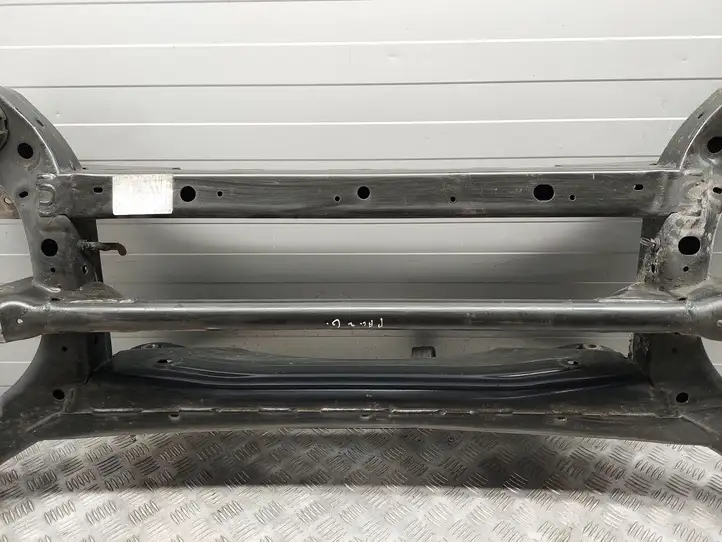 Chrysler Pacifica (2016 - )   Задняя траверса