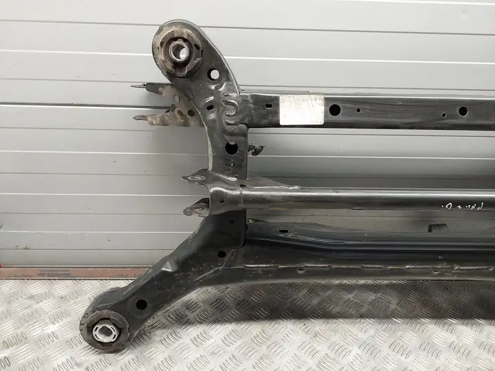 Chrysler Pacifica (2016 - )   Задняя траверса