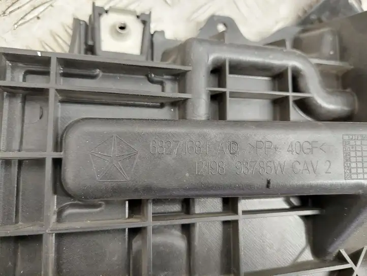 Chrysler Pacifica (2016 - )  68271681AD Платформа крепления аккумулятора