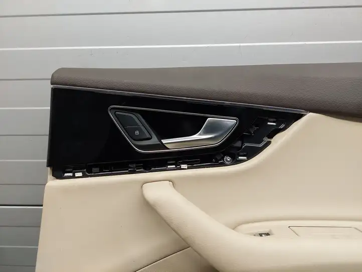 Audi Q7 4M (2015 - ) 4M0867306H Обшивка задней двери — фото 4