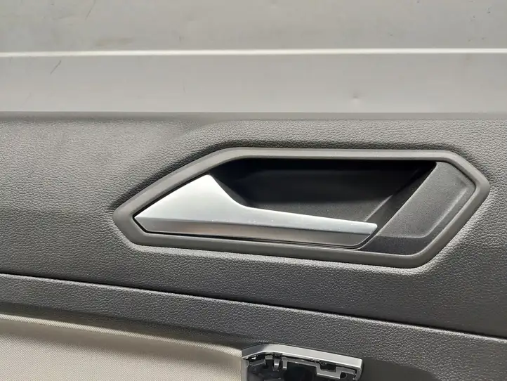 Volkswagen Tiguan Allspace (2017 - ) 5NN867211 Обшивка задней двери — фото 3