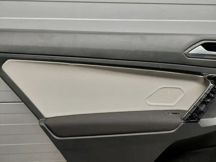 Volkswagen Tiguan Allspace (2017 - ) 5NN867211 Обшивка задней двери — фото 4