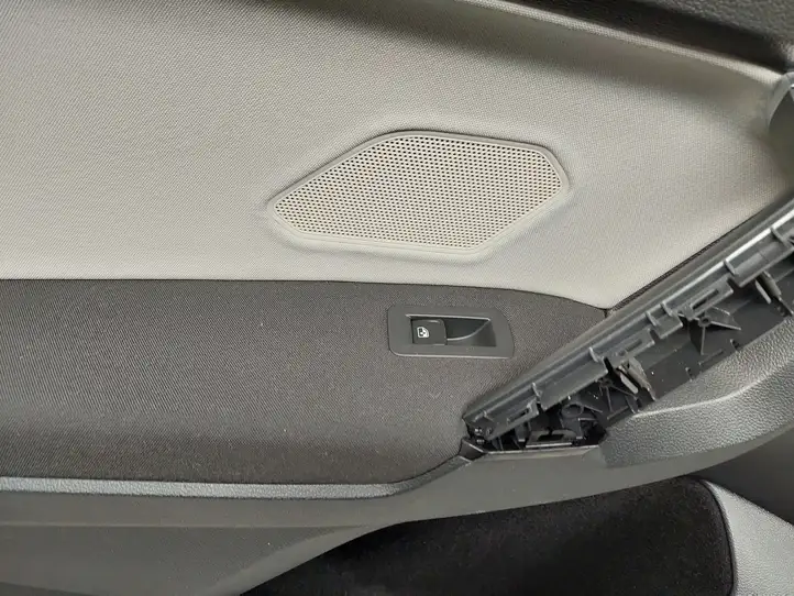 Volkswagen Tiguan Allspace (2017 - ) 5NN867211 Обшивка задней двери — фото 7