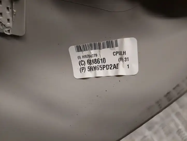 Chrysler Pacifica (2016 - ) 5RH65PD2AE Обшивка стойки C — фото 2