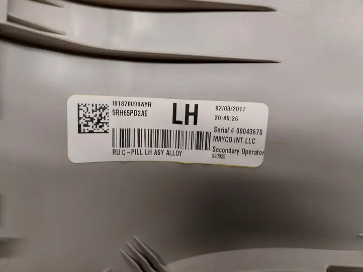 Chrysler Pacifica (2016 - ) 5RH65PD2AE Обшивка стойки C — фото 3