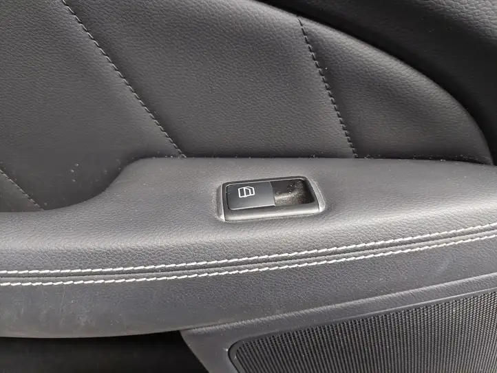 Mercedes-Benz CLS C218,X218 (2011 - 2017) Обшивка задней двери — фото 7