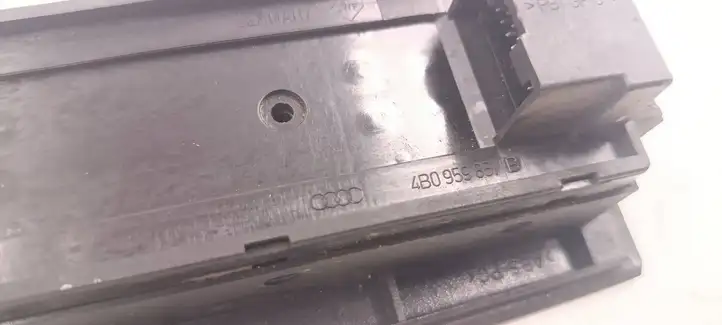 Audi A3/S3 8L (1996 - 2000) 4B0959851B Кнопка стеклоподъемников — фото 3