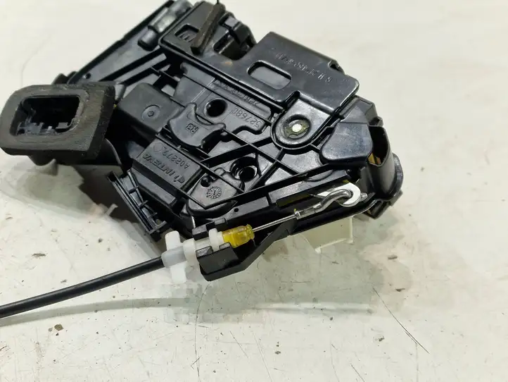 Seat Alhambra (2010 - 2017)  5K1837016D Замок передней двери