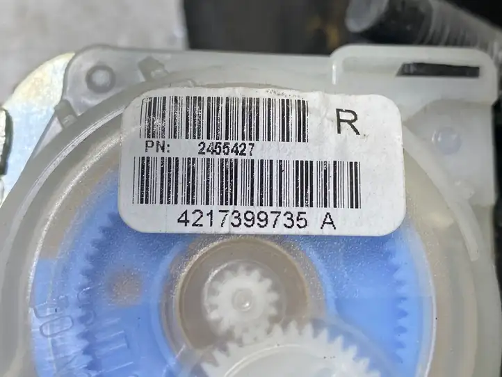Jeep Grand Cherokee (2010 - 2021) 5ME40Dx9AA Задний ремень безопасности — фото 3