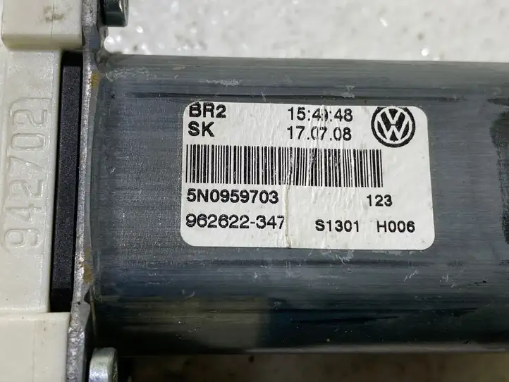 Volkswagen Tiguan (2011 - 2016) 5N0959703 Стеклоподъемник задней двери — фото 3