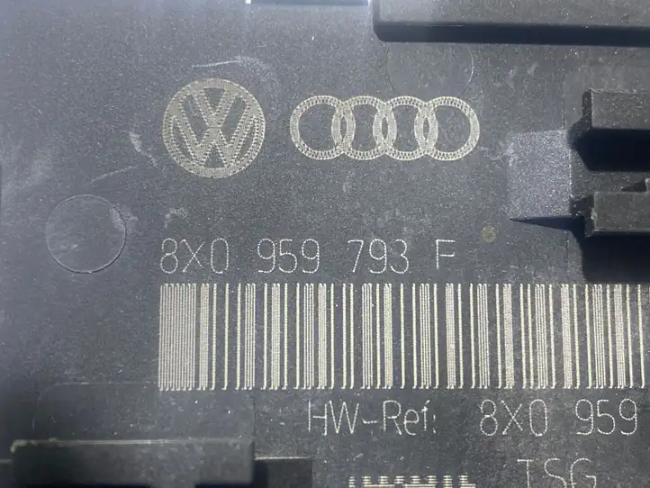 Audi A1 (2010 - 2014) 8X0959793F Блок управления дверью — фото 3