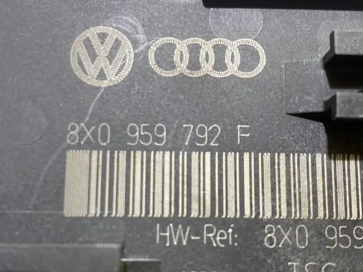 Audi A1 (2010 - 2014) 8X0959792F Блок управления дверью — фото 3