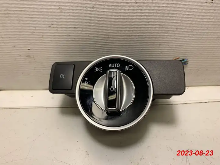 Mercedes-Benz GL X166 (2013 - 2019) A2129050551 Включатель фонарей — фото 1