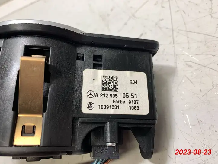 Mercedes-Benz GL X166 (2013 - 2019) A2129050551 Включатель фонарей — фото 4