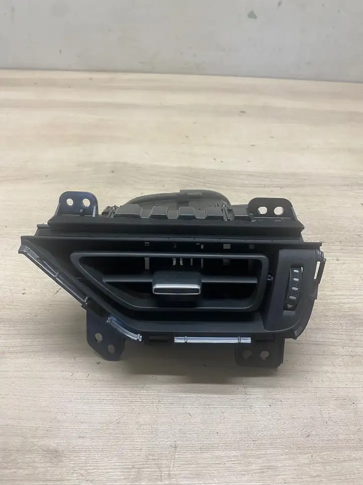 Toyota RAV 4 (XA50) (2018 - ) 4556422070 Боковой воздушный дефлектор — фото 1