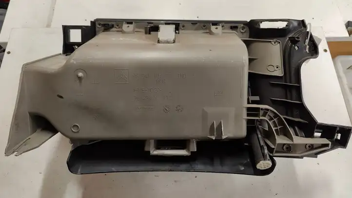 Citroen C4 I Picasso (2006 - 2013) 9654110677 Автомобильный холодильник — фото 4