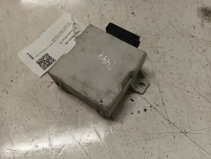 Toyota Avensis T250 (2003 - 2006)  150696 Реле управления окон