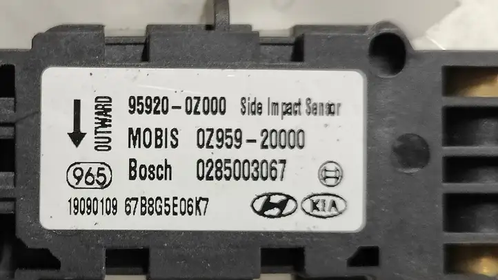 Kia Sportage (2004 - 2008) 0285003067 Датчик удара SRS — фото 4