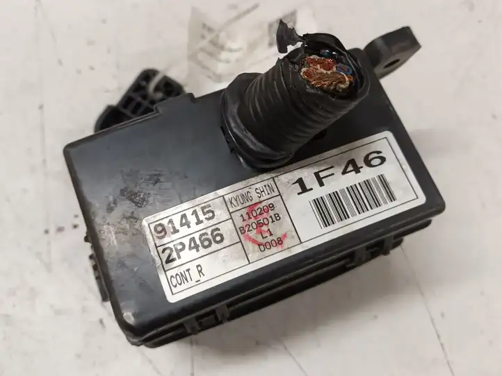 Kia Sorento (2009 - 2014) 914152P466 Блок монтирования реле — фото 4