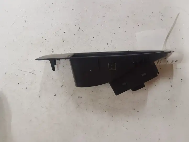 Opel Astra J (2009 - 2012) 13258639 Кнопка стеклоподъемников — фото 3